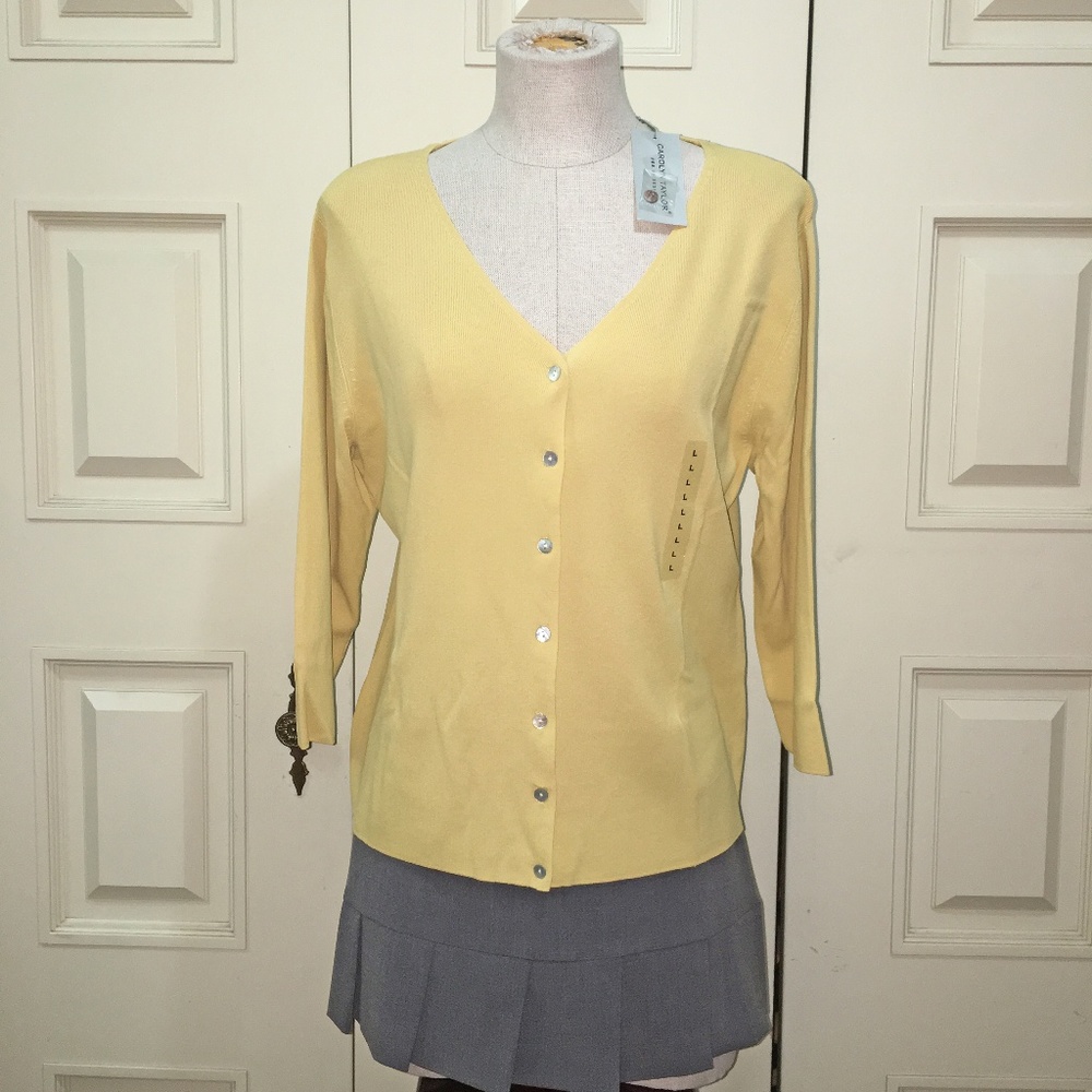 Carolyn Taylor Yellow Fitted V-Neck Cardigan Top